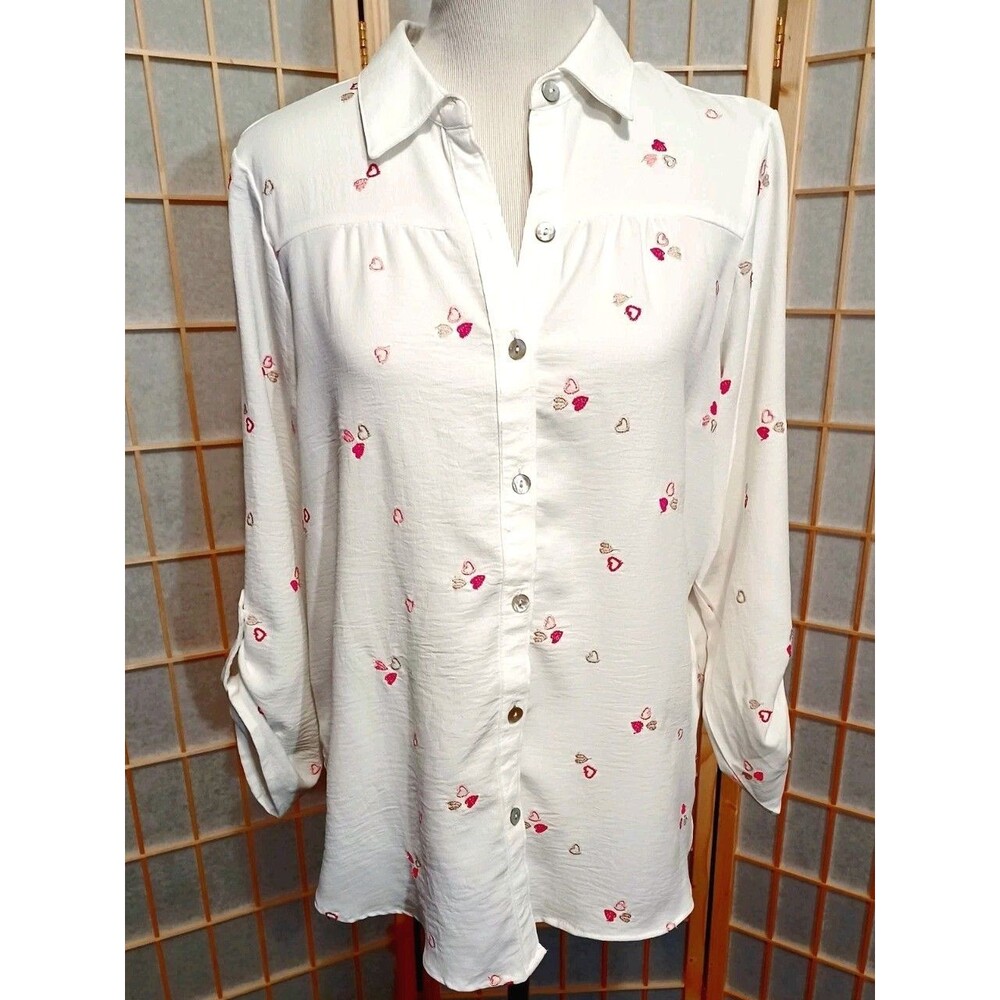 NWT Fig and Flowers White Heart Embroidered Button Up Blouse Women's Size Medium